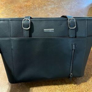 Kensington black lap top purse